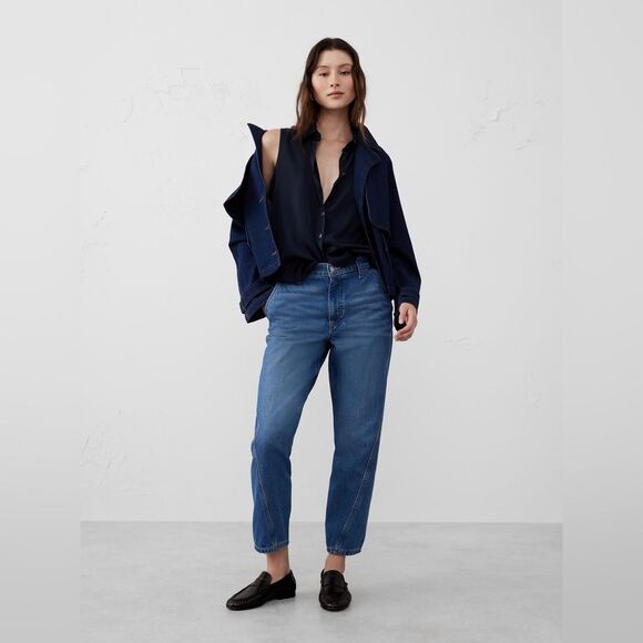 Banana Republic Preppy Navy Silky Collared Sleeveless Tank - Picture 4 of 10